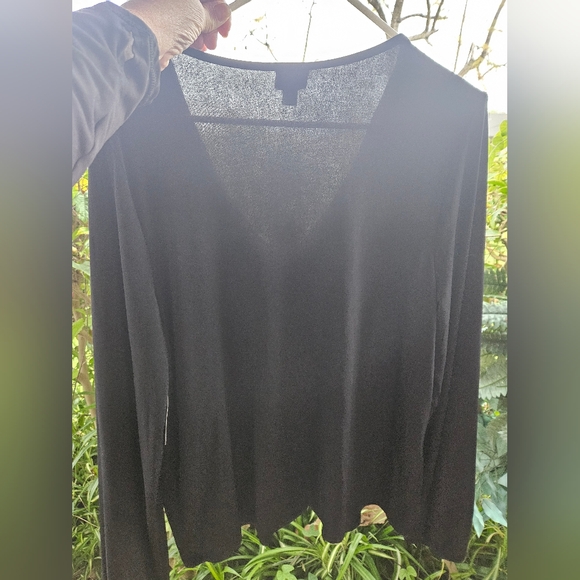 INC. INTERNATIONAL BLACK XL TOP - Picture 2 of 3